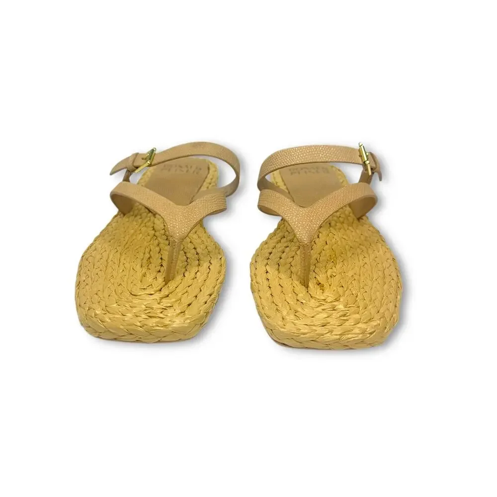 Donald Pliner Women's Heathro Thong Sandal 9.5 Sand Metallic Lizard Tan Sandals